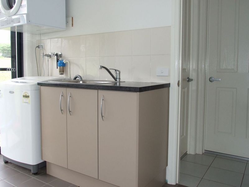 6 Denison Close, Bega NSW 2550