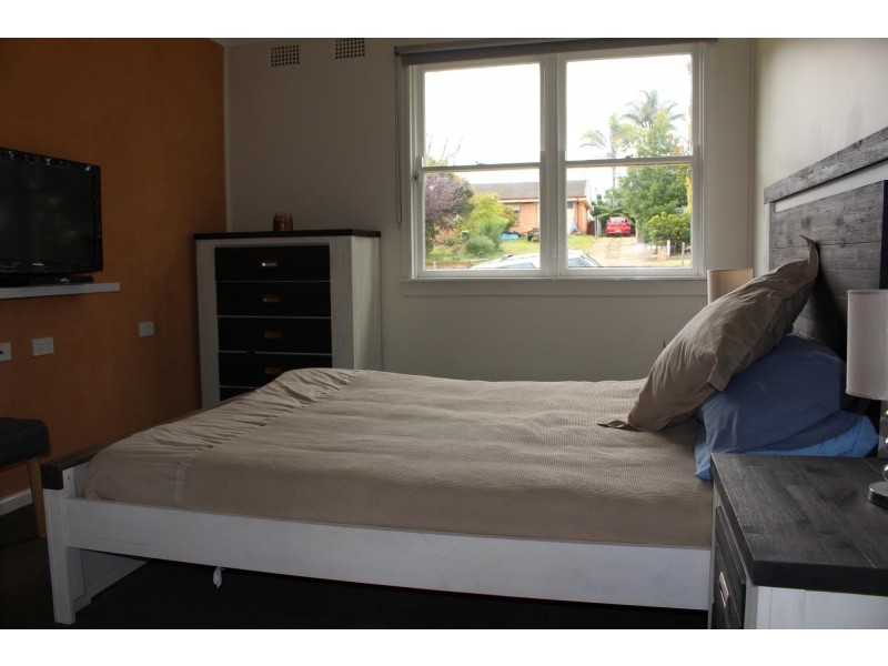 31 Glebe Avenue, Bega NSW 2550