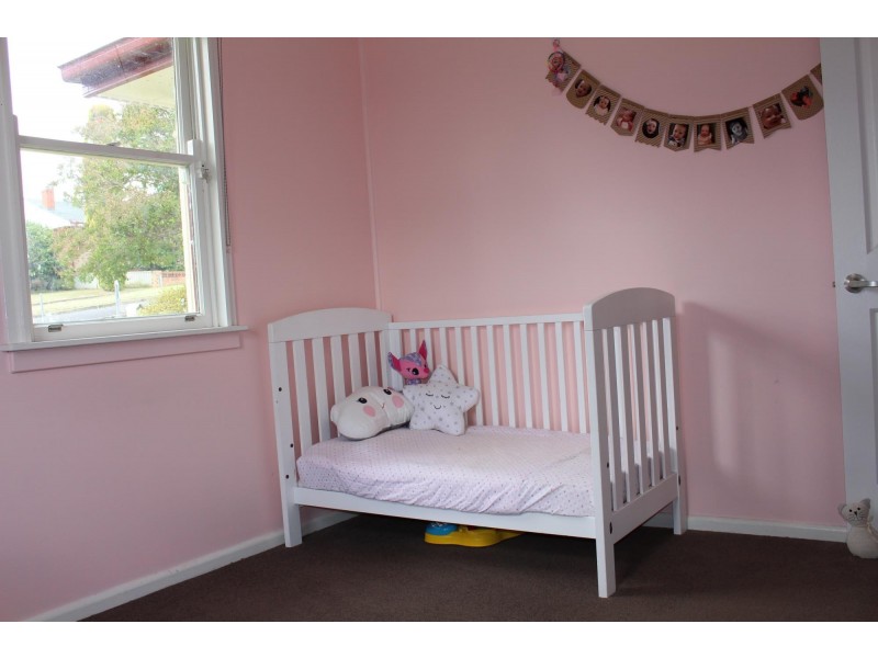 31 Glebe Avenue, Bega NSW 2550