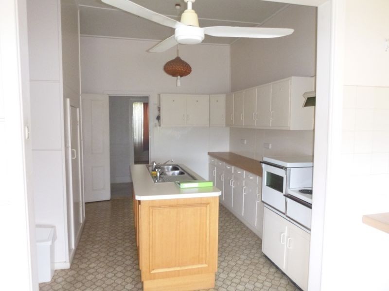 38 Miners Close, Bega NSW 2550