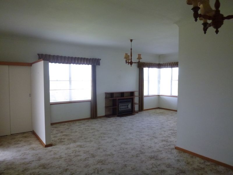 38 Miners Close, Bega NSW 2550