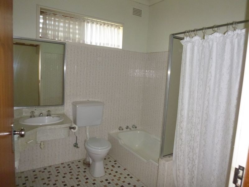 38 Miners Close, Bega NSW 2550