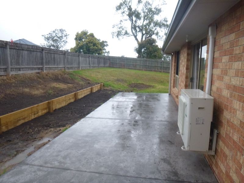 20 Howard Ave, Bega NSW 2550