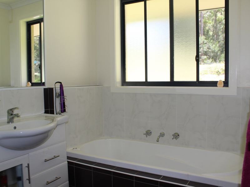 48 Strathmore Crescent, Kalaru NSW 2550