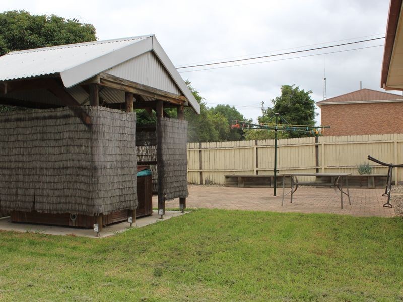 98 Ravenswood Street, Bega NSW 2550