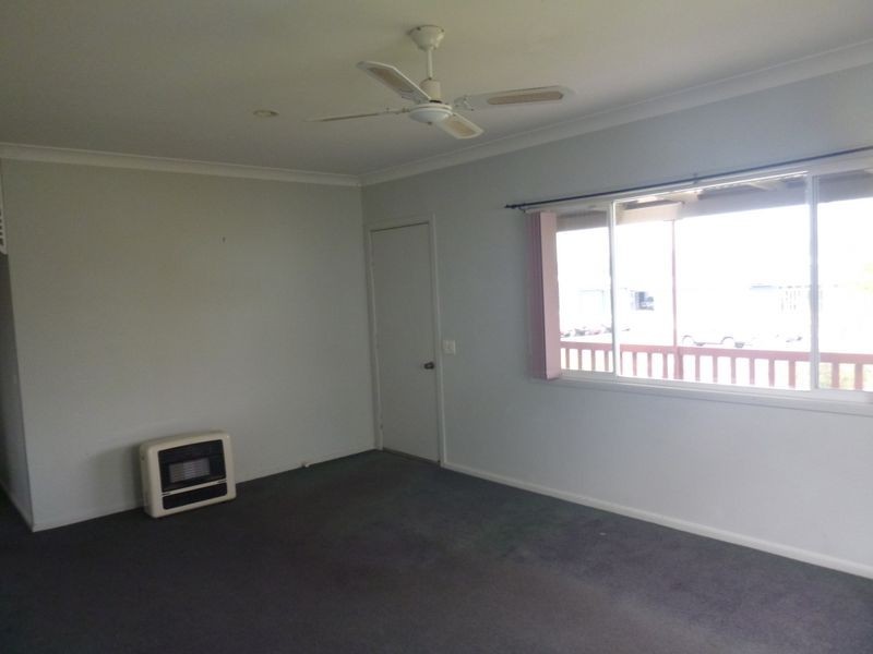12 Minyama Parade, Bega NSW 2550
