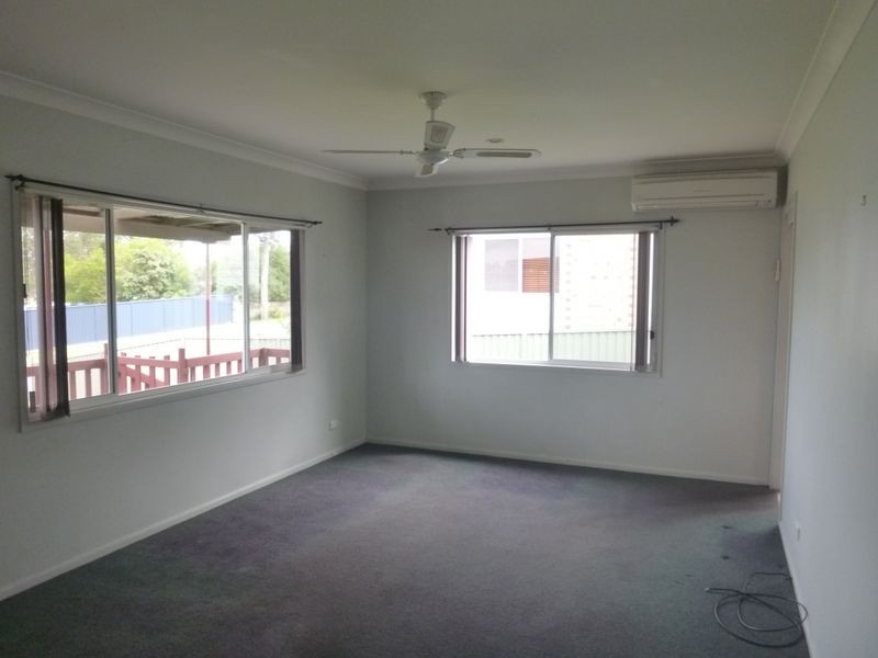12 Minyama Parade, Bega NSW 2550