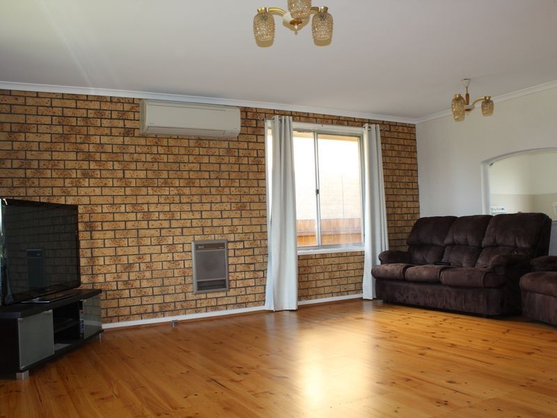 98 Lynjohn Drive, Bega NSW 2550