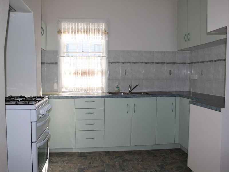 4 Minyama Parade, Bega NSW 2550