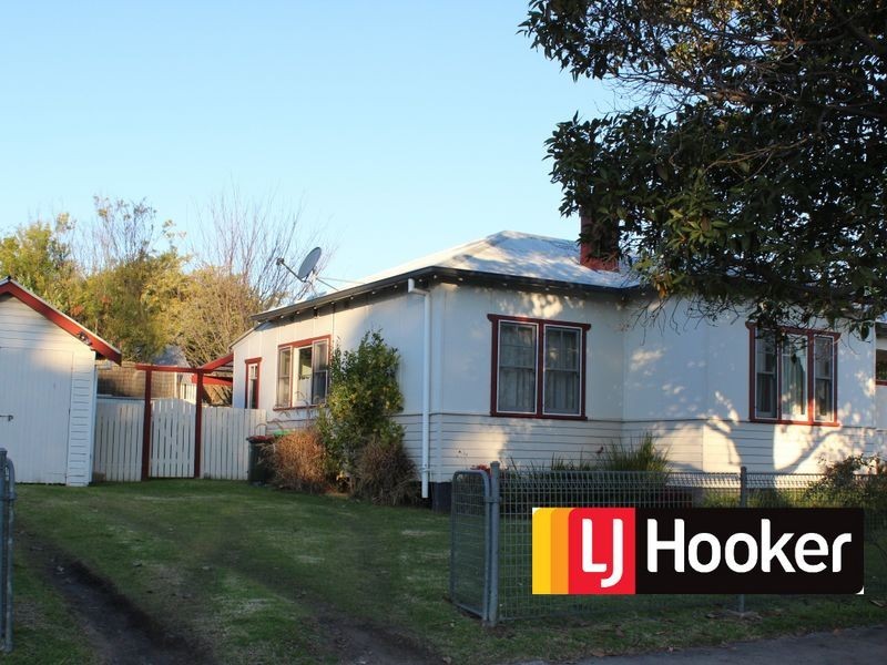 4 Canning Street, Bega NSW 2550