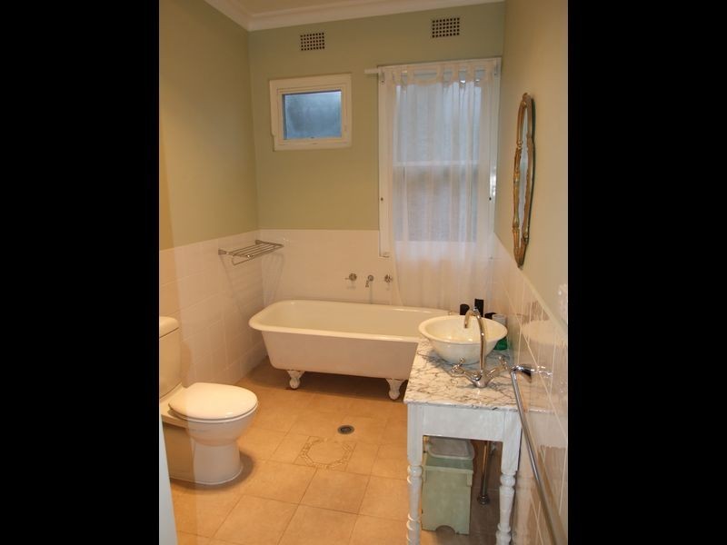 18 High Street, Bega NSW 2550