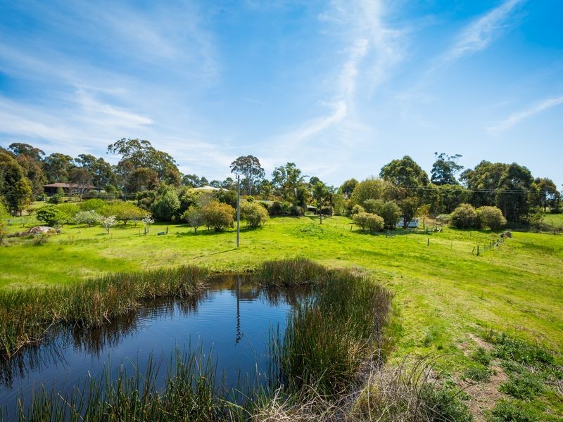 11 Kerrisons Lane, Bega NSW 2550