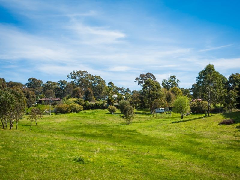 11 Kerrisons Lane, Bega NSW 2550