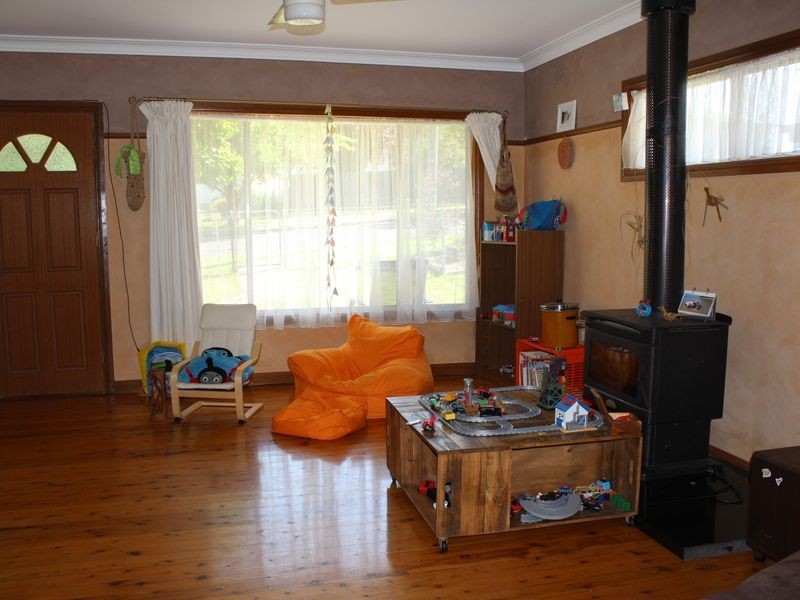 17 Norman Avenue, Bega NSW 2550