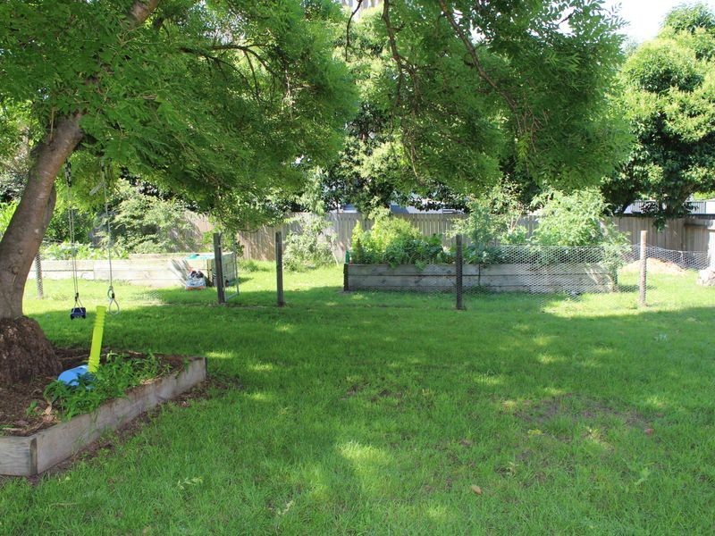 17 Norman Avenue, Bega NSW 2550