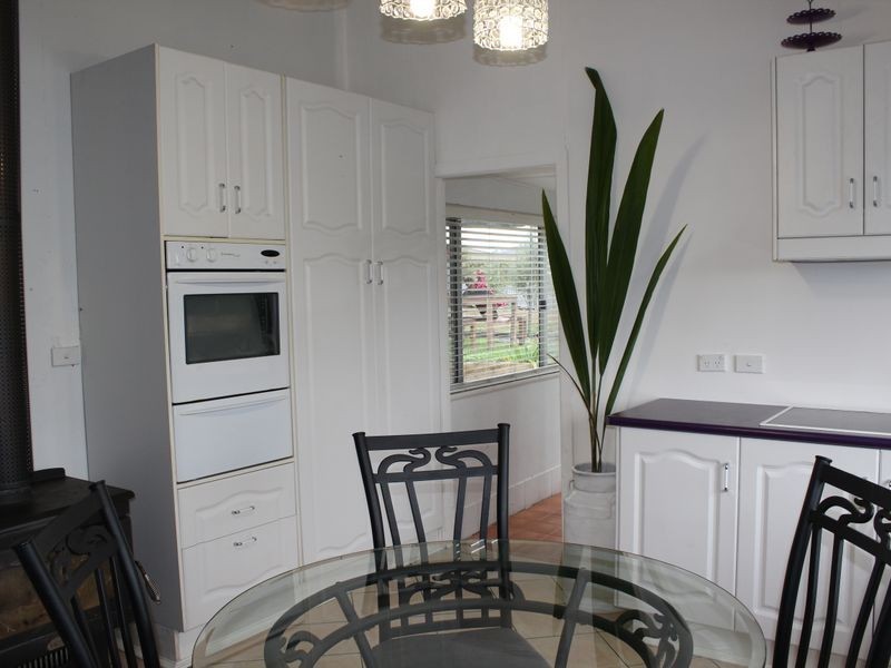 9 Kooringal Place, Bega NSW 2550