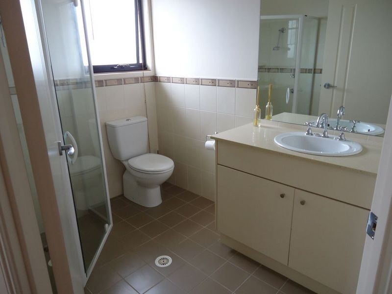 5 Yuin Place, Bega NSW 2550