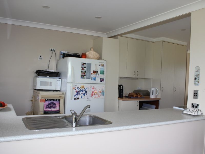 18 Belmore Street, Bega NSW 2550