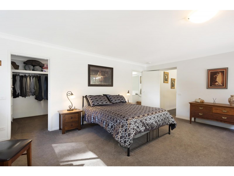 64 Strathmore Crescent, Kalaru NSW 2550