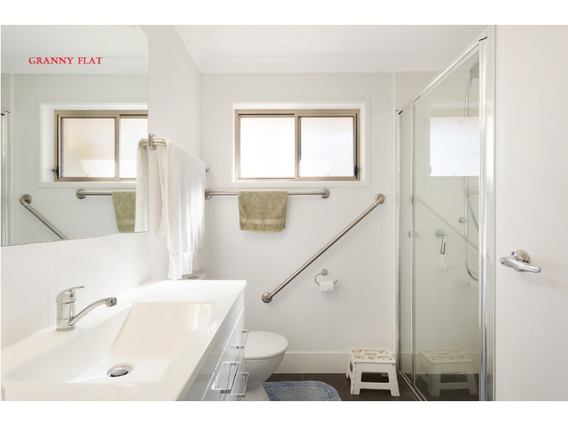 64 Strathmore Crescent, Kalaru NSW 2550