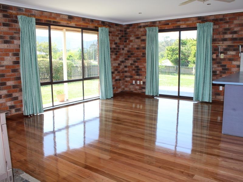 1 Hillview Street, Cobargo NSW 2550