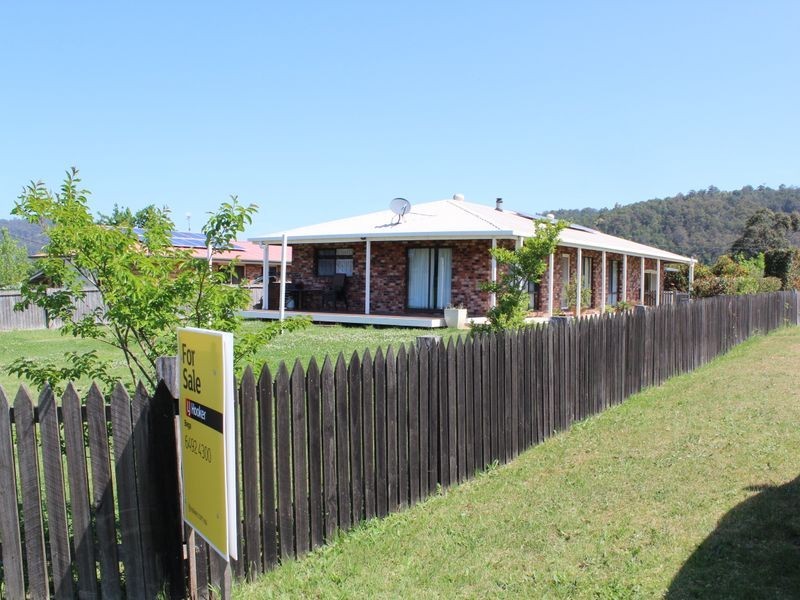 1 Hillview Street, Cobargo NSW 2550