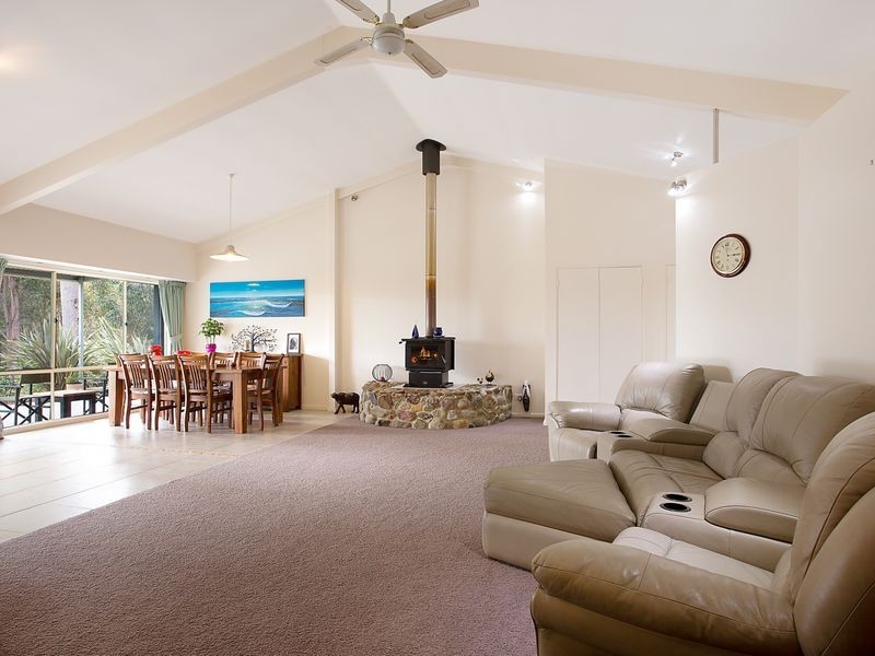 10 Ferntree Lane, Wallagoot NSW 2550