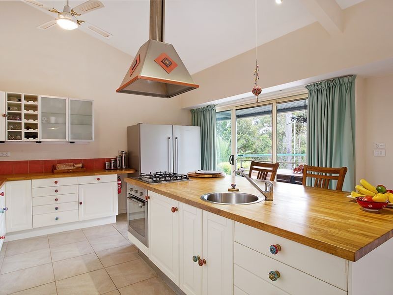 10 Ferntree Lane, Wallagoot NSW 2550