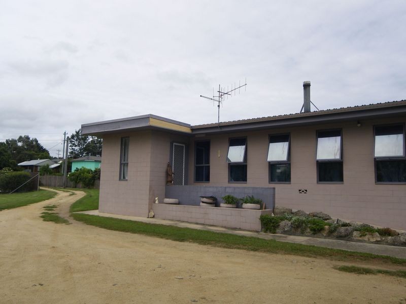 75 Valley Street, Bega NSW 2550