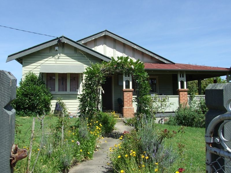 229 Auckland Street, Bega NSW 2550