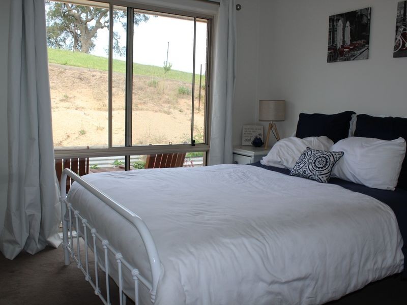 18 Wattle Place, Bega NSW 2550