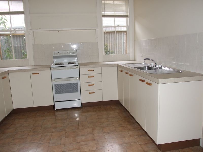 5 Peden Street, Bega NSW 2550