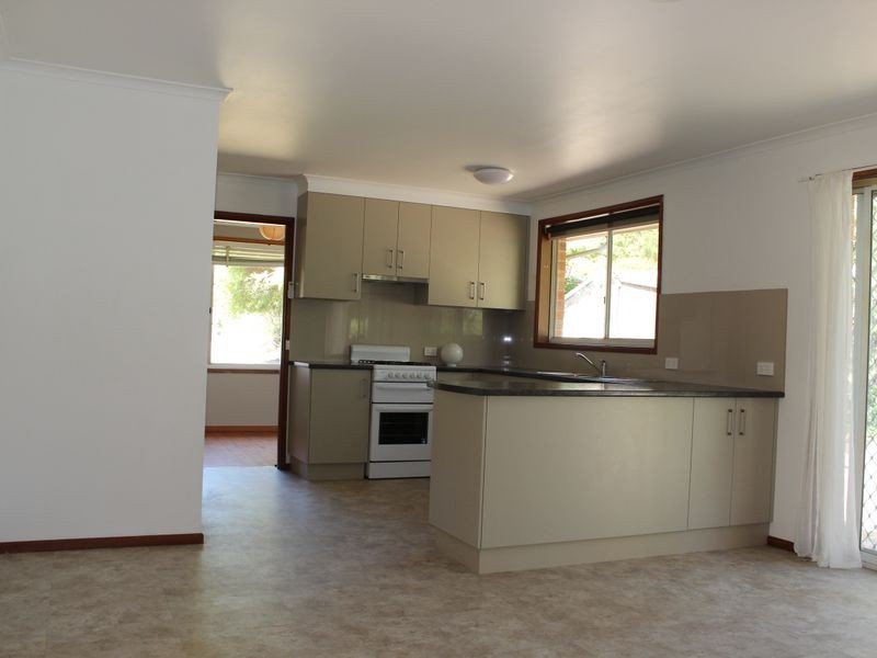 2 Weerona Court, Bega NSW 2550