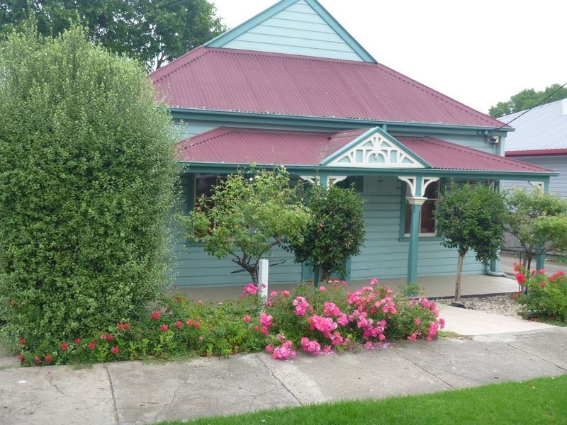 9 Canning Street, Bega NSW 2550