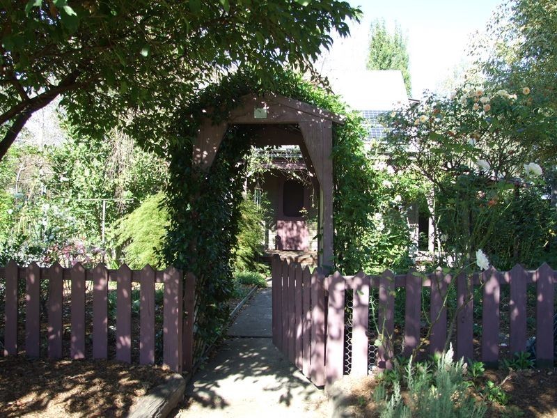 22 Hoyer Street, Cobargo NSW 2550