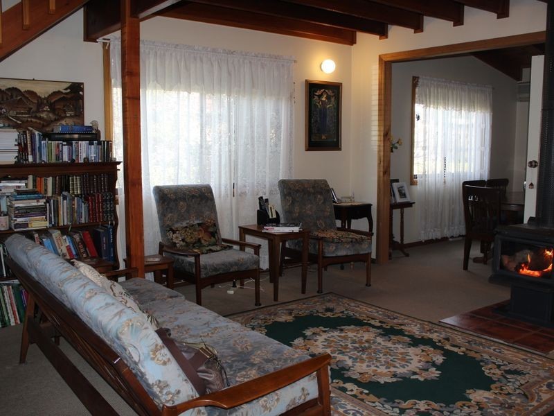 22 Hoyer Street, Cobargo NSW 2550