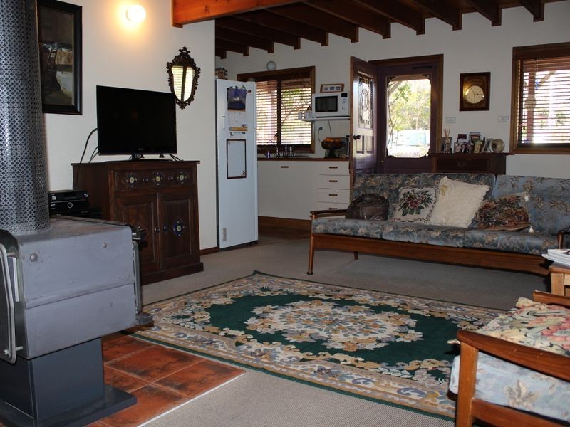 22 Hoyer Street, Cobargo NSW 2550