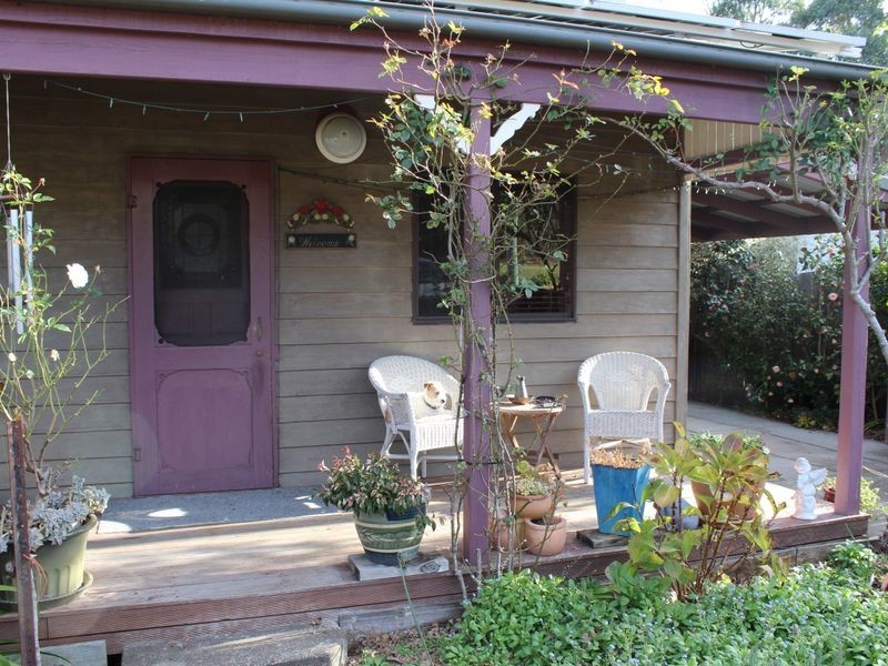 22 Hoyer Street, Cobargo NSW 2550