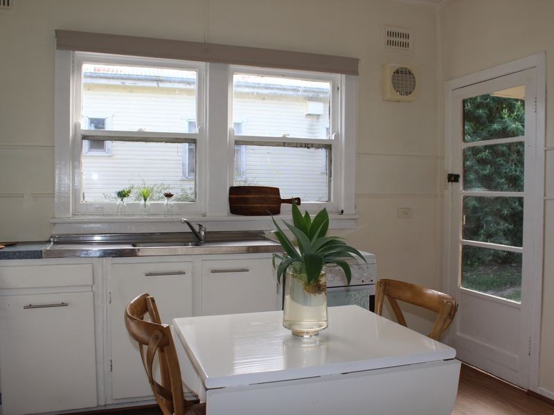 10 Wallace Street, Bega NSW 2550