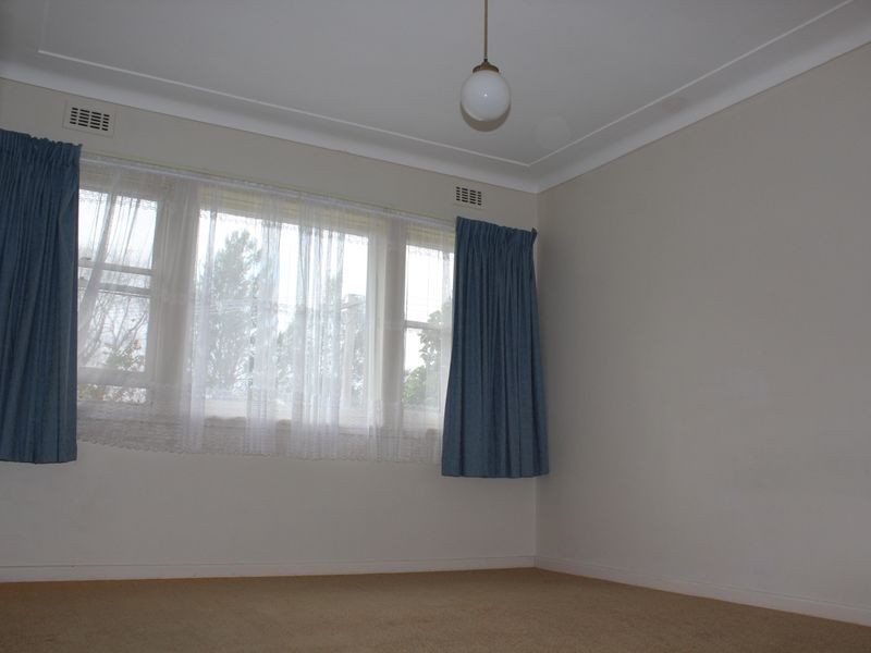 5 Dowling Street, Bega NSW 2550