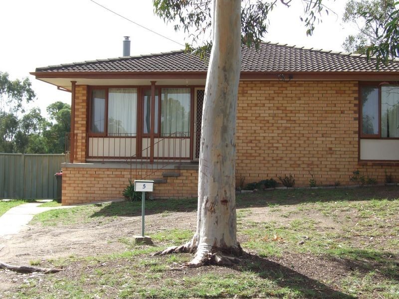 5 Kielpa Place, Bega NSW 2550