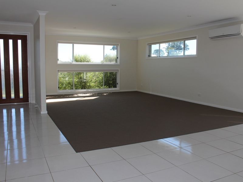 15 Koma Circuit, Bega NSW 2550