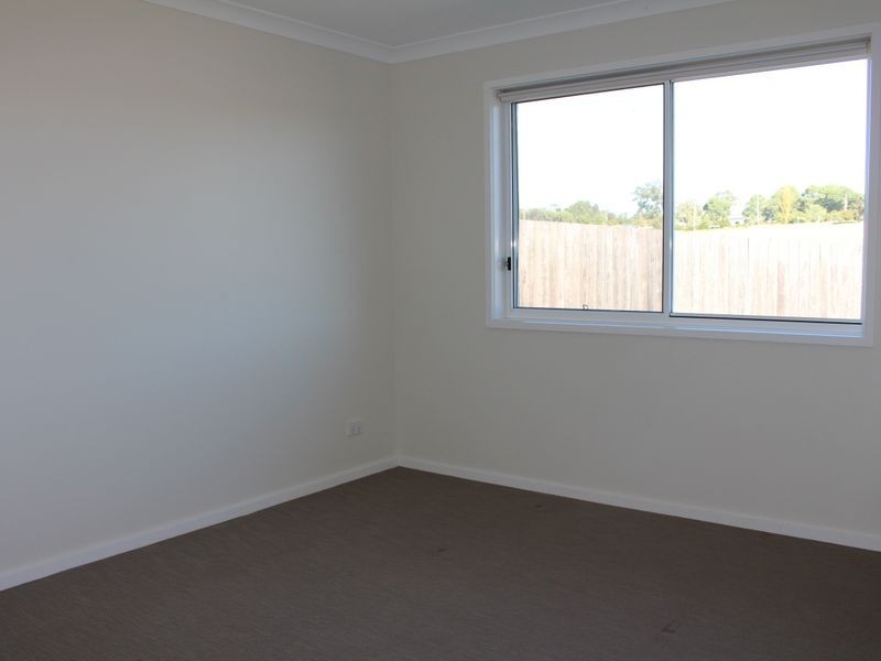 15 Koma Circuit, Bega NSW 2550