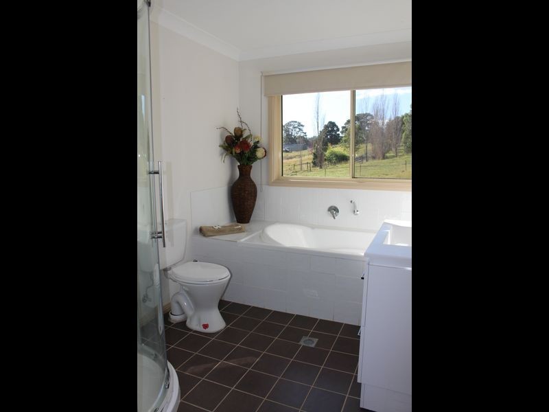 2 Eagle Lane, Bega NSW 2550