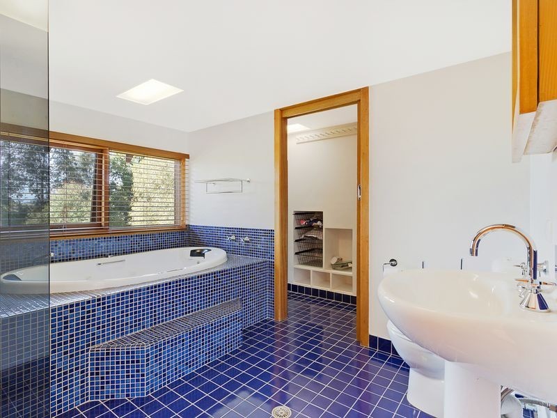 101 Mountview Close, Bega NSW 2550