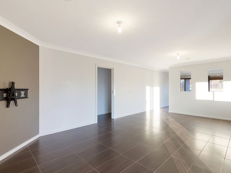 19 Koma Circuit, Bega NSW 2550