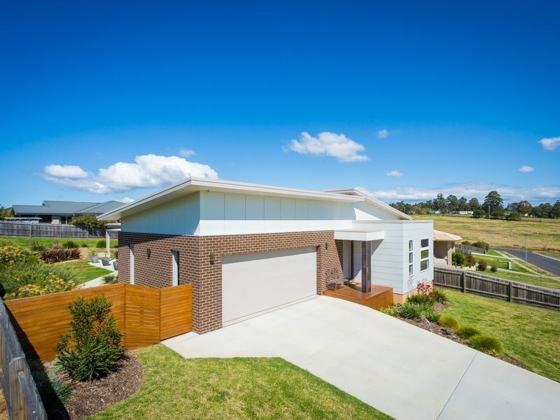 57 Glen Mia Drive, Bega NSW 2550