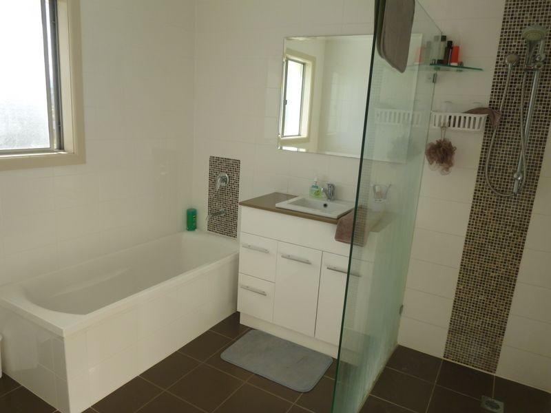 237 Auckland Street, Bega NSW 2550
