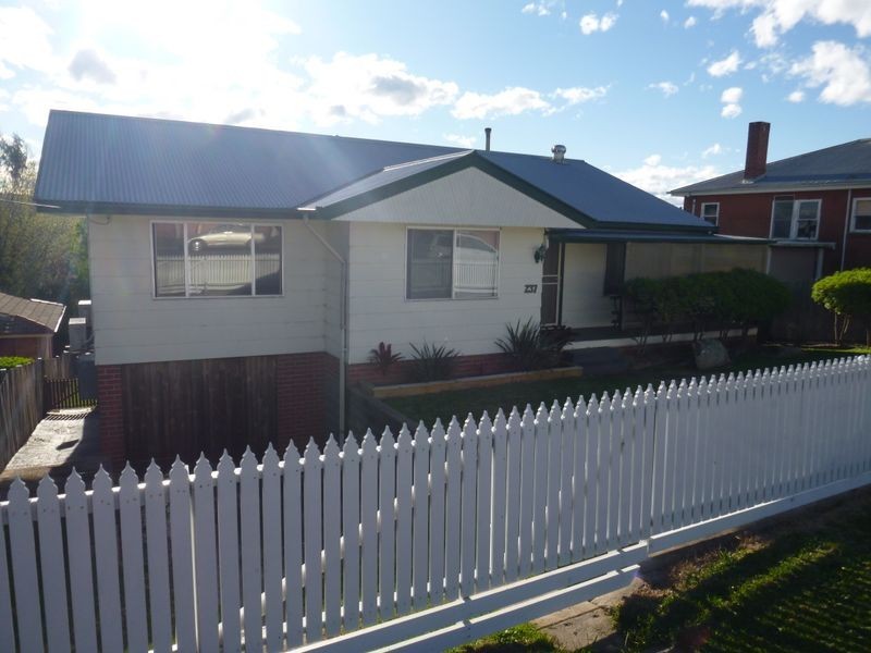 237 Auckland Street, Bega NSW 2550