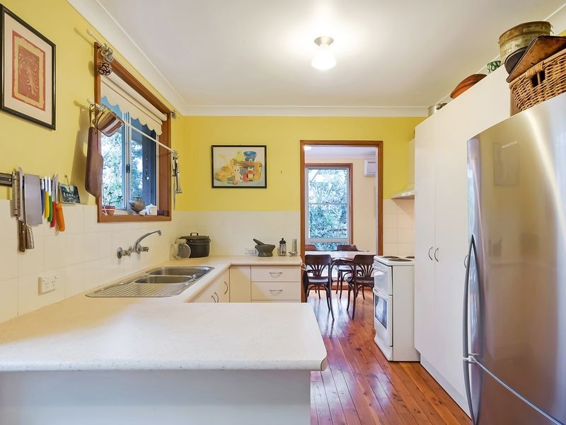 84 Lynjohn Drive, Bega NSW 2550